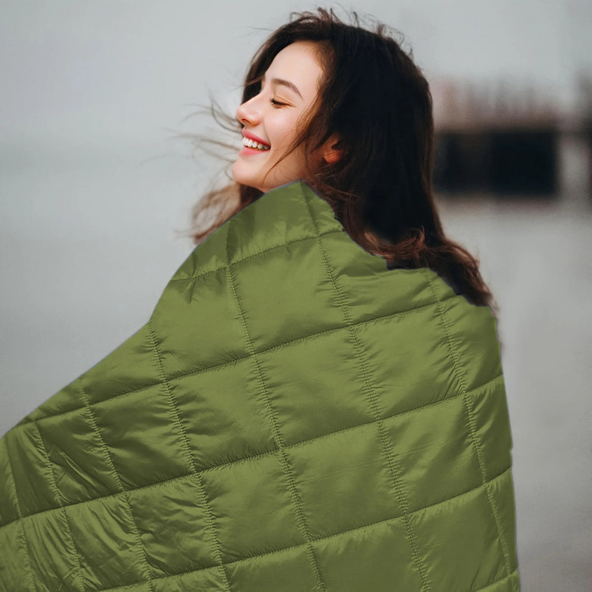 Lightweight Puffy Camping Blanket Down Alternative Warm Waterproof Quilt